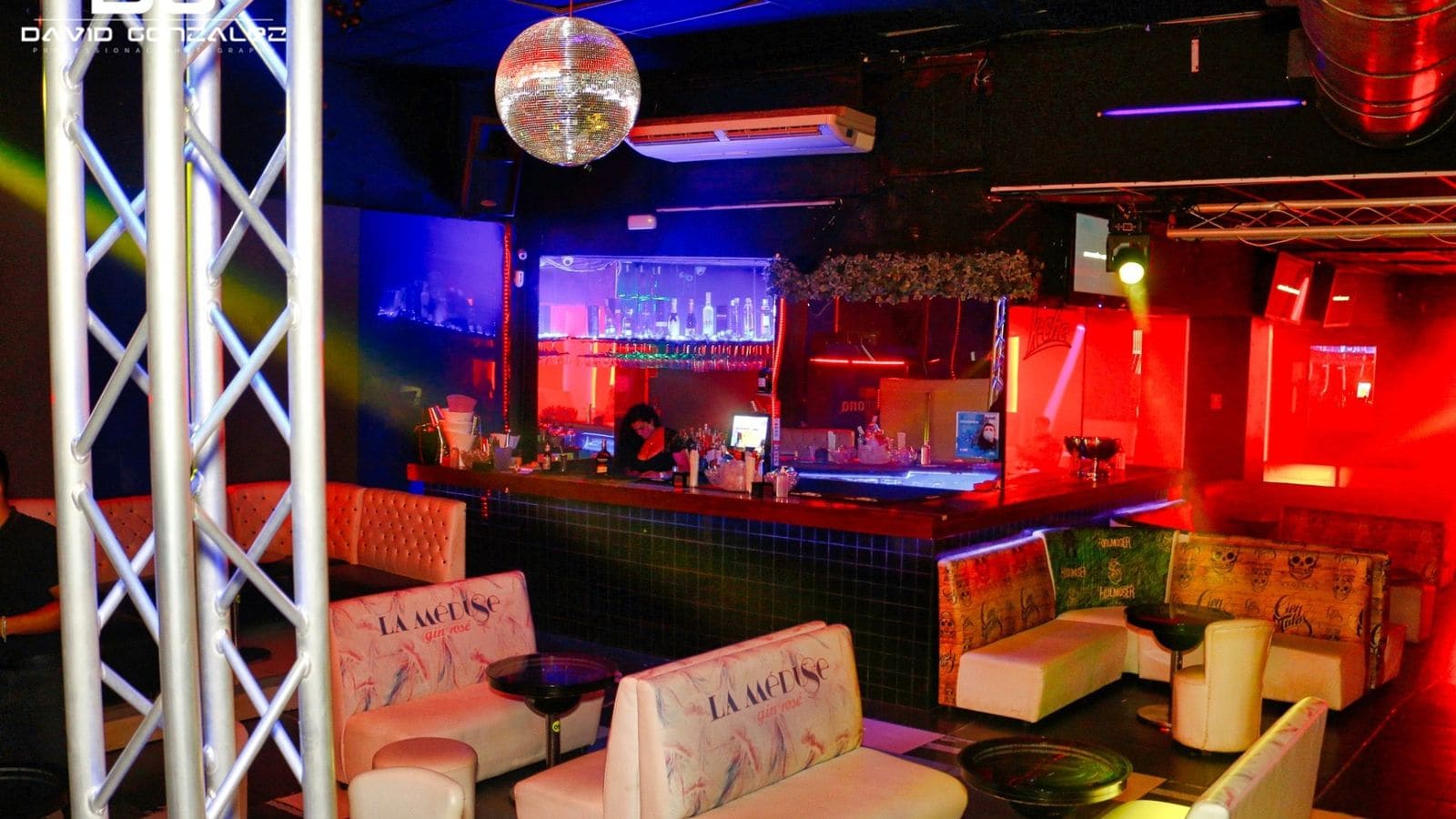Discotecas latinas en Valencia: salsa, bachata y crossover