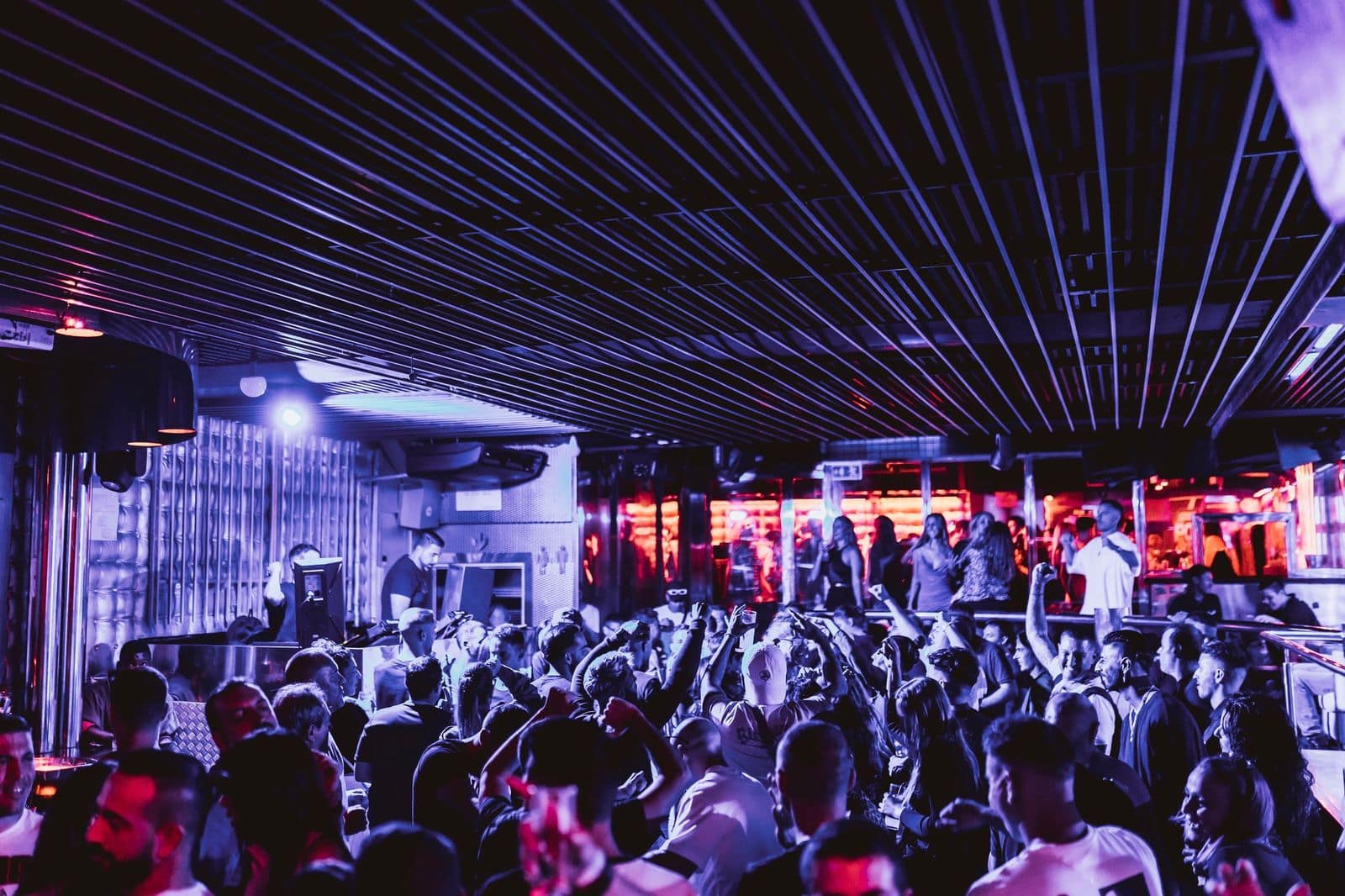 Miniclub: tech house gratis entre semana en Blasco Ibáñez