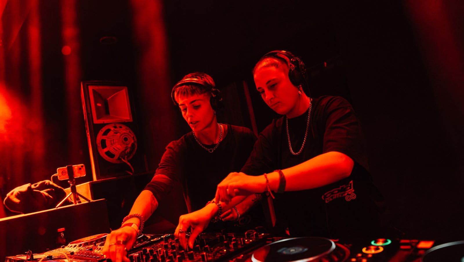 Club Gordo y PROYECTO/: techno, EBM y «no phones on the dancefloor»